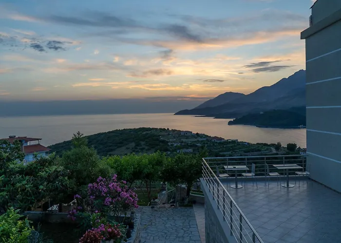 Sunset Serenity 3* Himarë