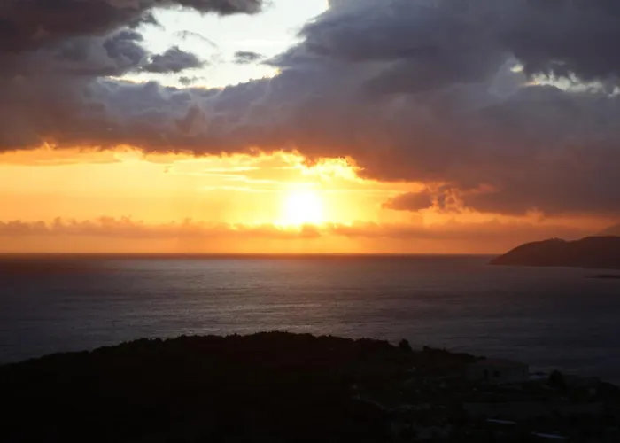 Sunset Serenity Gæstehus