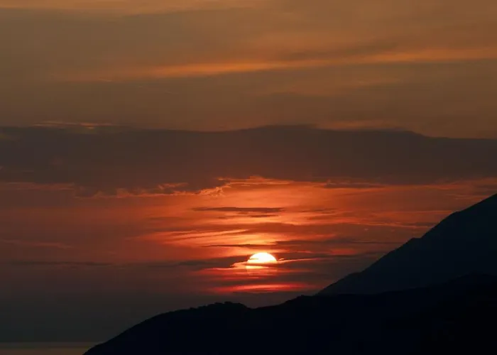 Sunset Serenity Gæstehus